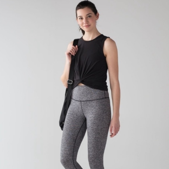 Lululemon 🍋 Crescent Tank Top Size 8 - Picture 5 of 6